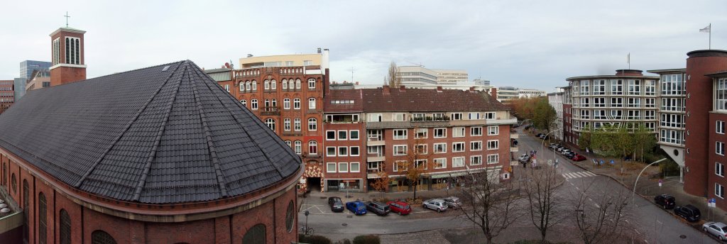 Panorama Aussicht Hotel bei Kaffee und Croissant